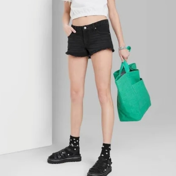 Wild Fable Distressed Low Rise Raw Hem Denim Shorts in Black Size 6 28W - Picture 2 of 14